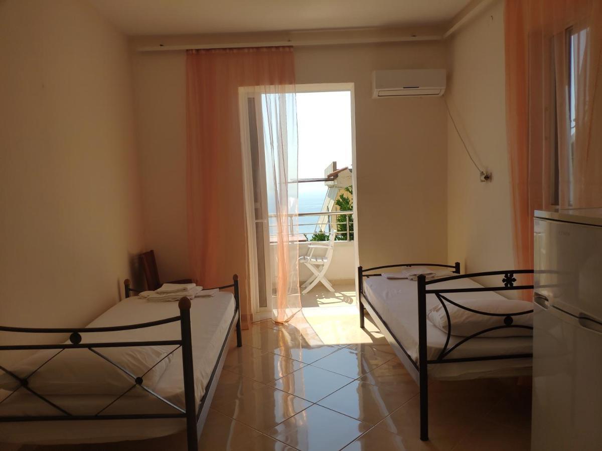 Let Rooms Lukova Exterior photo