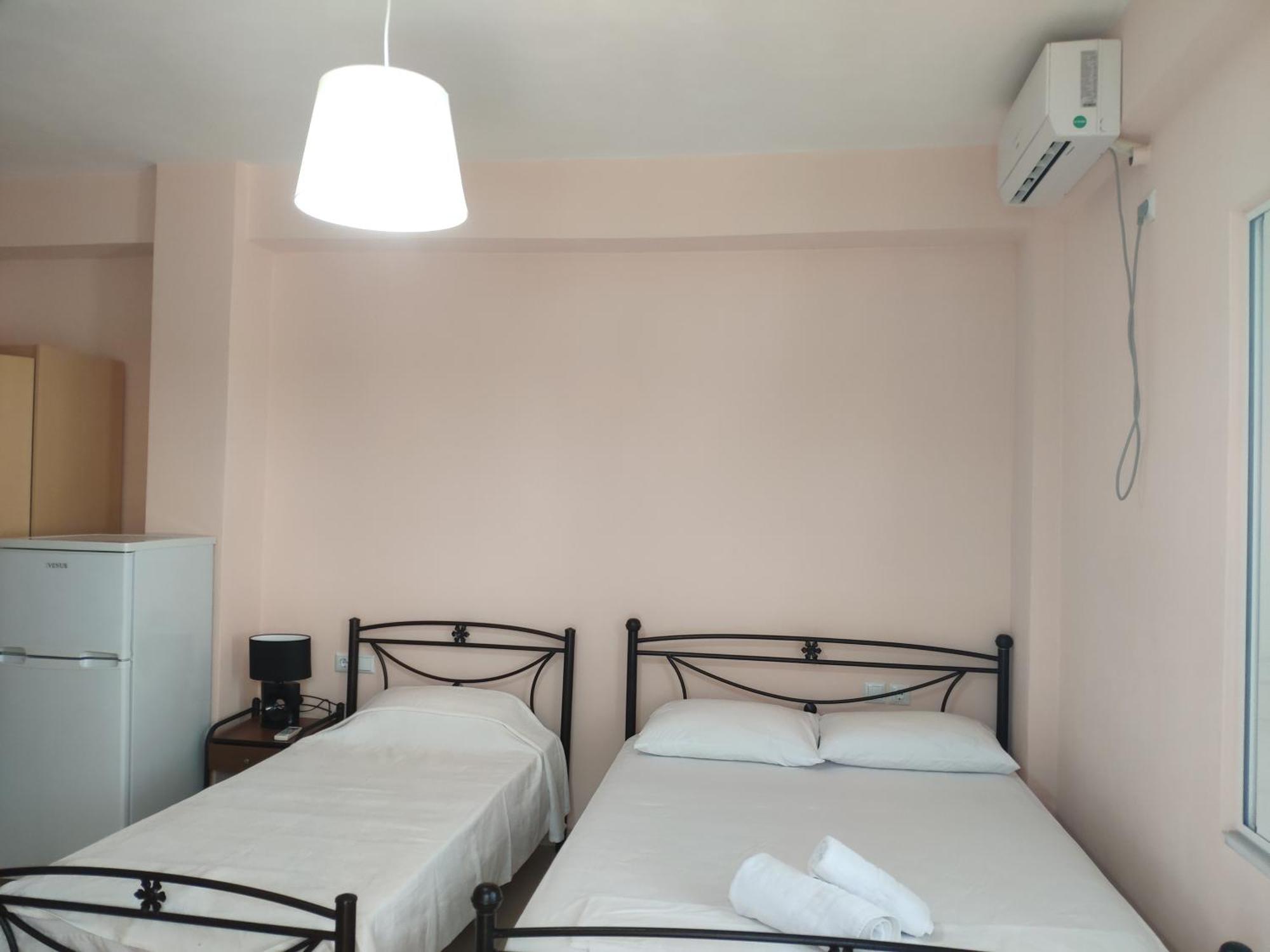 Let Rooms Lukova Exterior photo